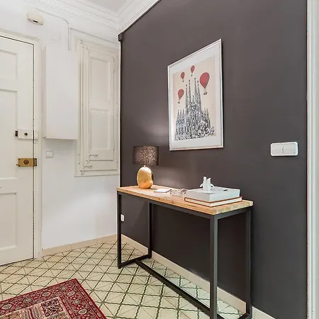 Oxis Urgell Paris Apartment